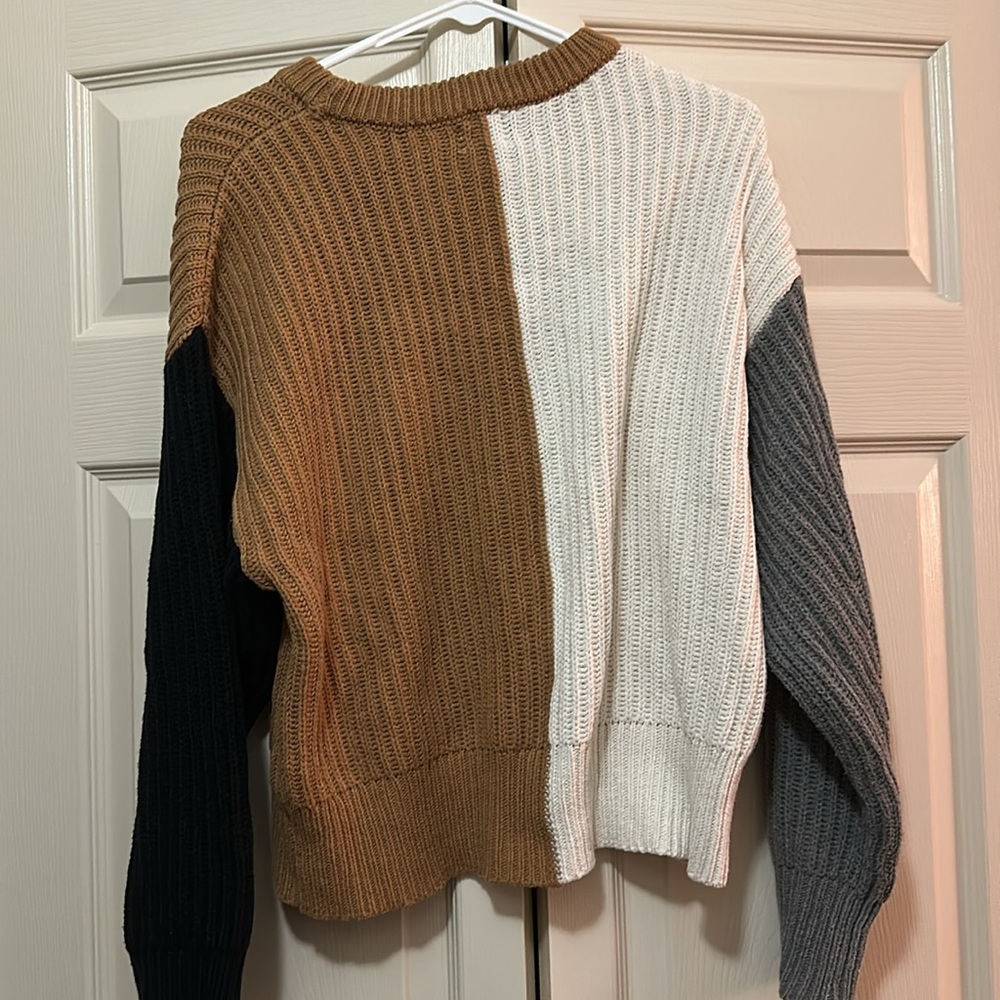 Sweater - Picture 4 of 4